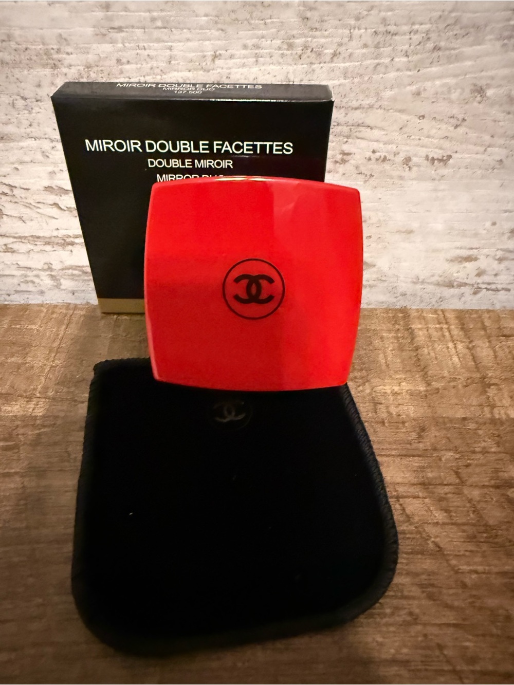 CHANEL beauty red Compact Mirror double sided - Picture 4 of 5
